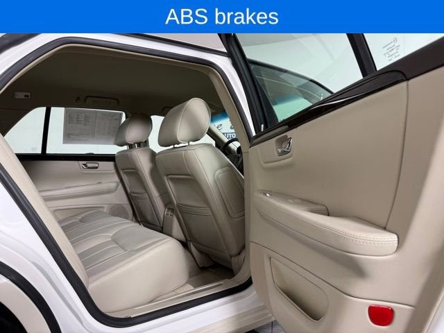 2011 Cadillac DTS Base