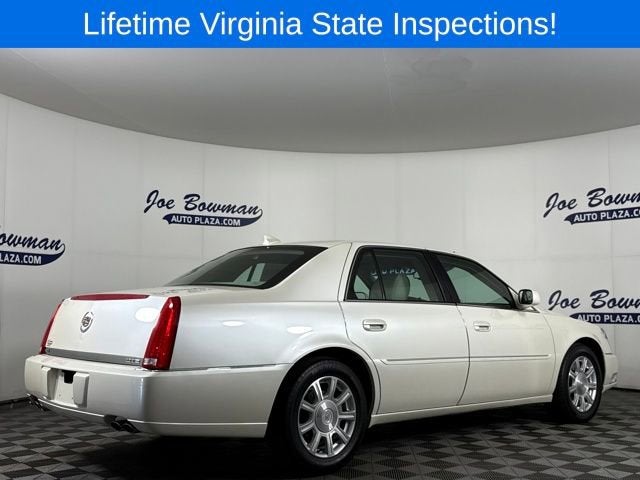 2011 Cadillac DTS Base