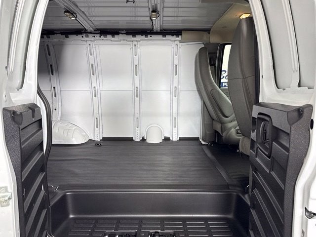 2026 Chevrolet Express Cargo 1WT