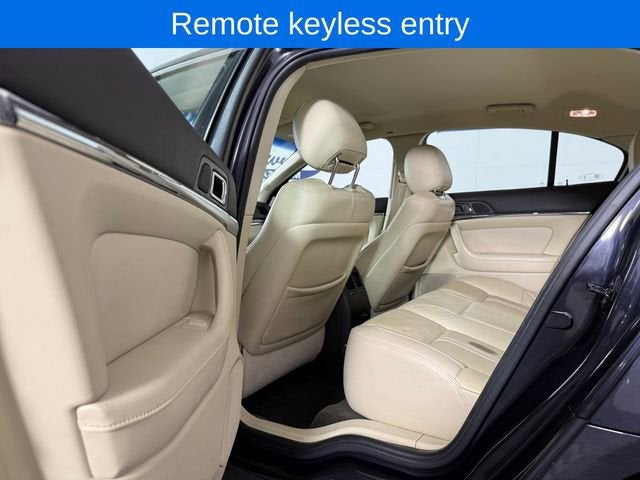 2014 Lincoln MKS Base