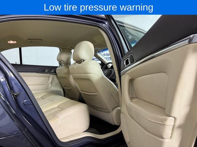 2014 Lincoln MKS Base