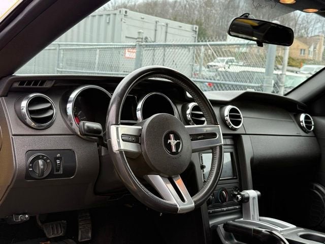 2006 Ford Mustang GT Deluxe