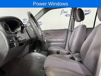 2001 Chevrolet Tracker Base