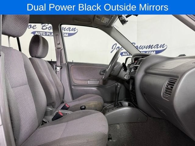 2001 Chevrolet Tracker Base