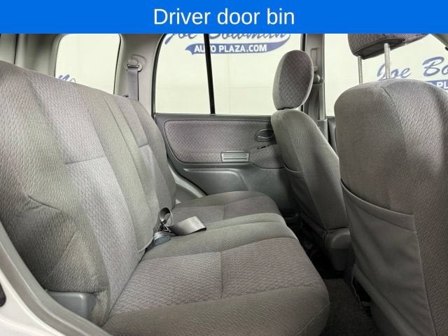 2001 Chevrolet Tracker Base