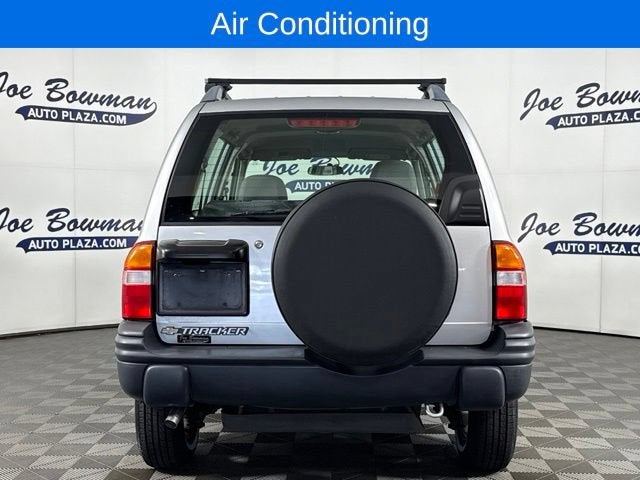 2001 Chevrolet Tracker Base