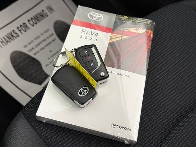 2023 Toyota RAV4 LE