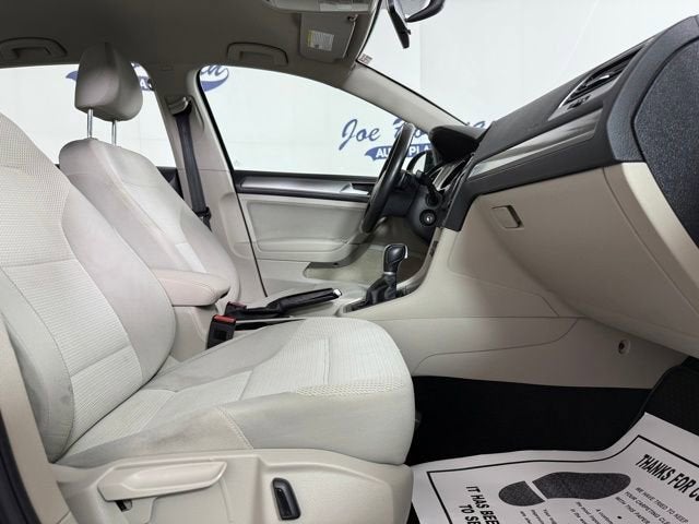 2017 Volkswagen Golf TSI S 4-Door