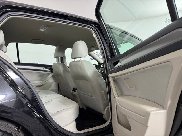 2017 Volkswagen Golf TSI S 4-Door