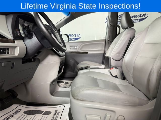 2017 Toyota Sienna XLE