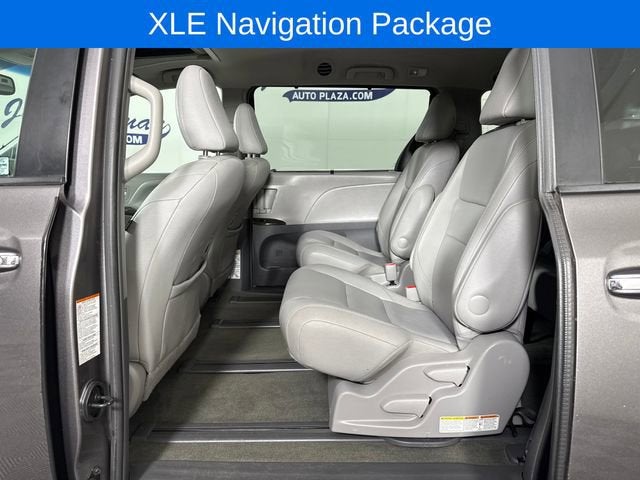 2017 Toyota Sienna XLE