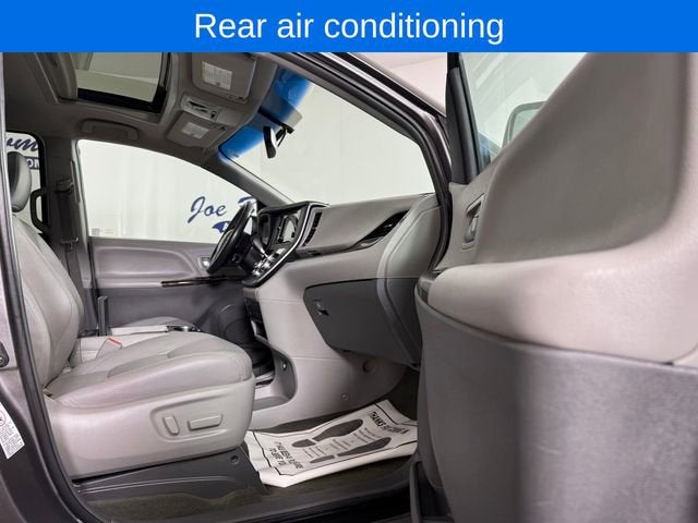2017 Toyota Sienna XLE
