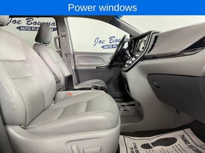 2017 Toyota Sienna XLE