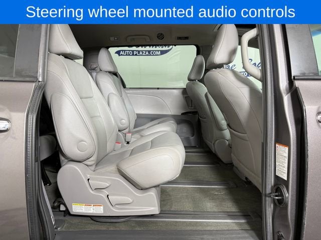 2017 Toyota Sienna XLE