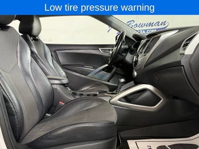 2014 Hyundai Veloster Base w/Black